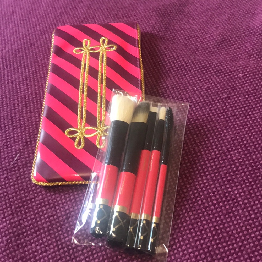 MAC Brush Set